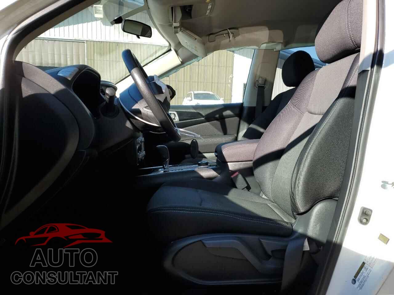NISSAN PATHFINDER 2017 - 5N1DR2MM4HC695590