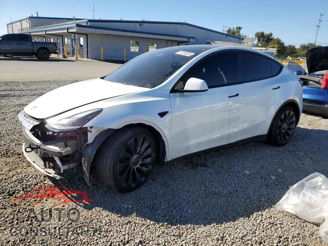 TESLA MODEL Y 2024 - 7SAYGDEF0RF021676