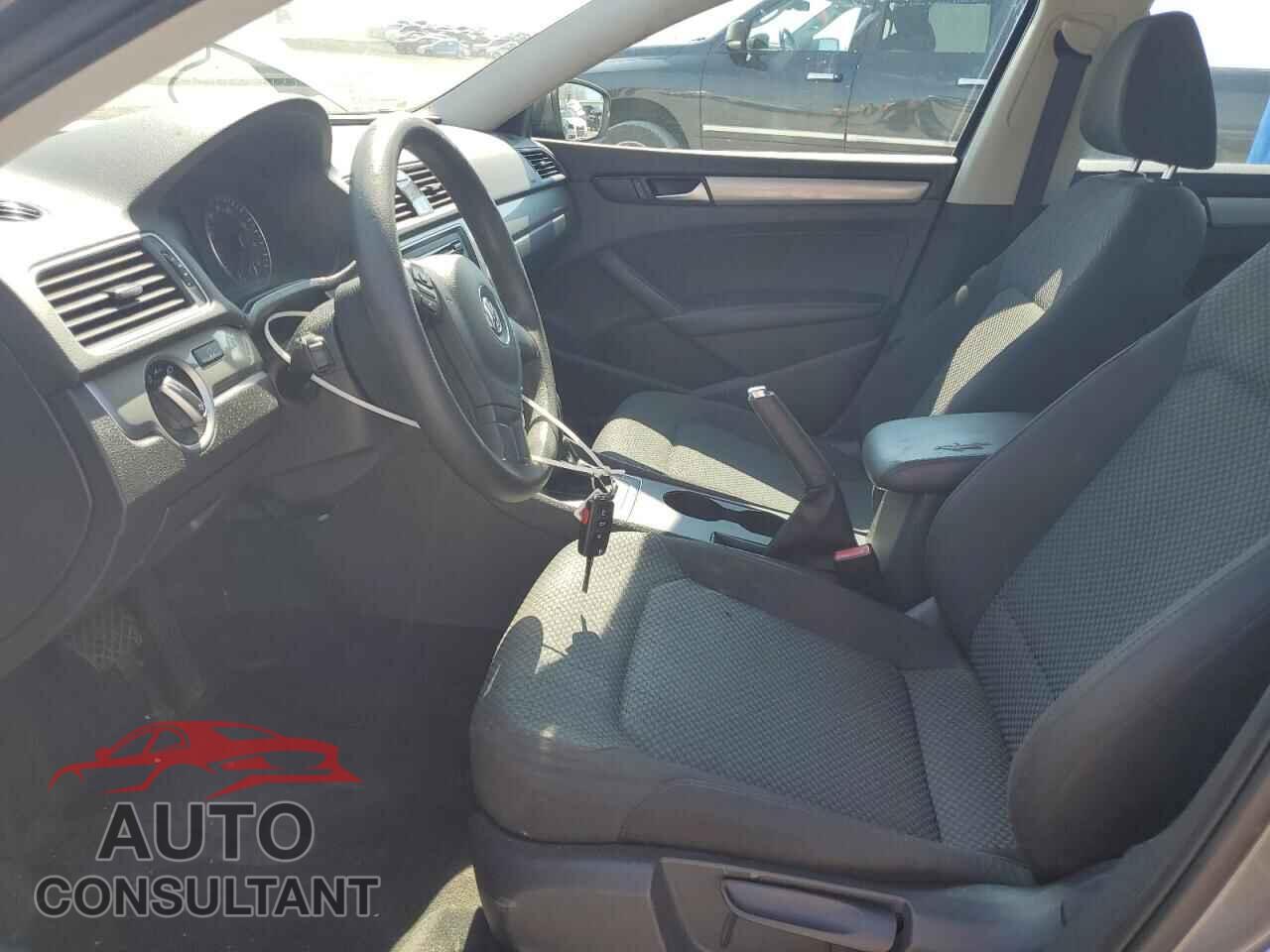 VOLKSWAGEN PASSAT 2012 - 1VWAP7A35CC077092