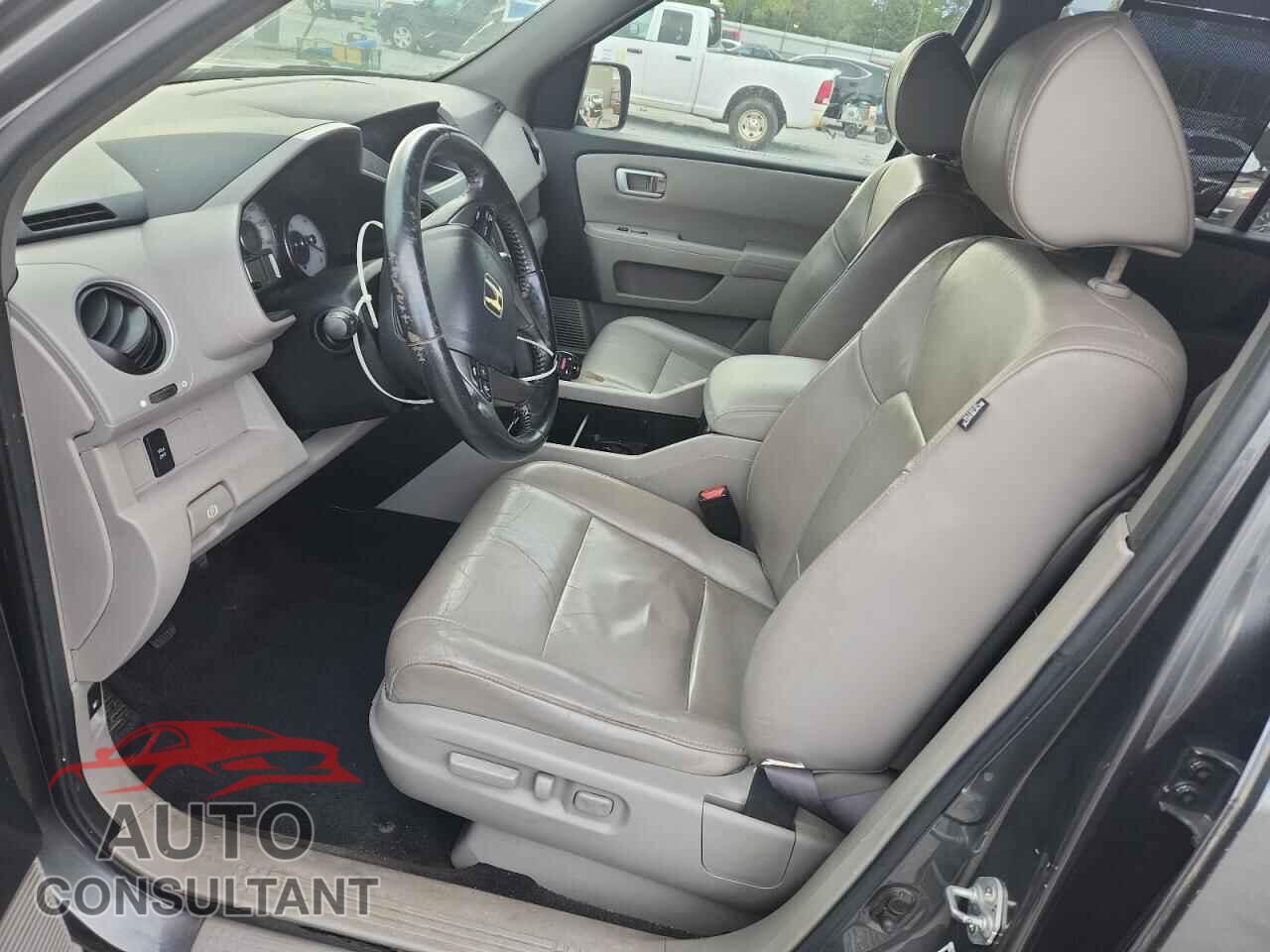 HONDA PILOT 2011 - 5FNYF3H52BB009032