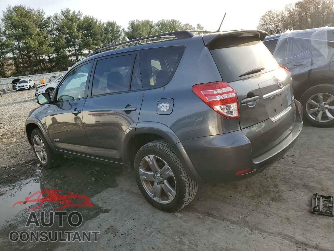 TOYOTA RAV4 2011 - JTMRF4DV5B5043600