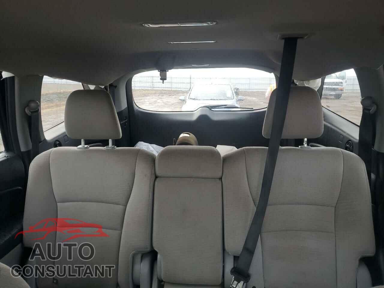 HONDA PILOT 2018 - 5FNYF6H38JB048447