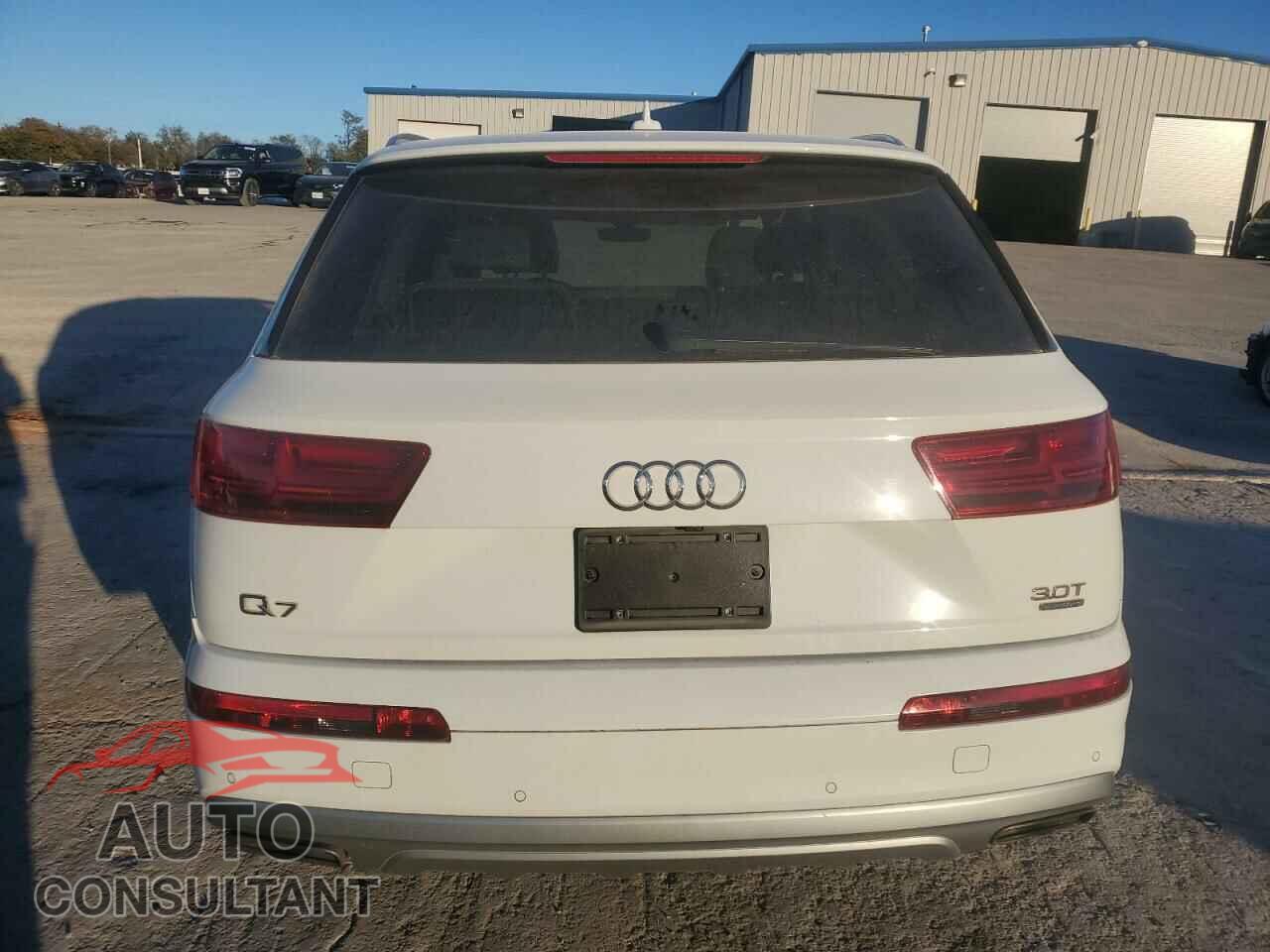 AUDI Q7 2018 - WA1VAAF72JD017934