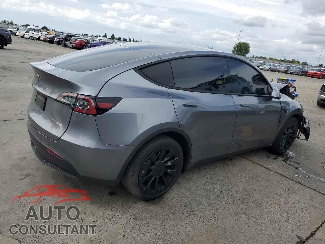TESLA MODEL Y 2024 - 7SAYGAEE4RF154723