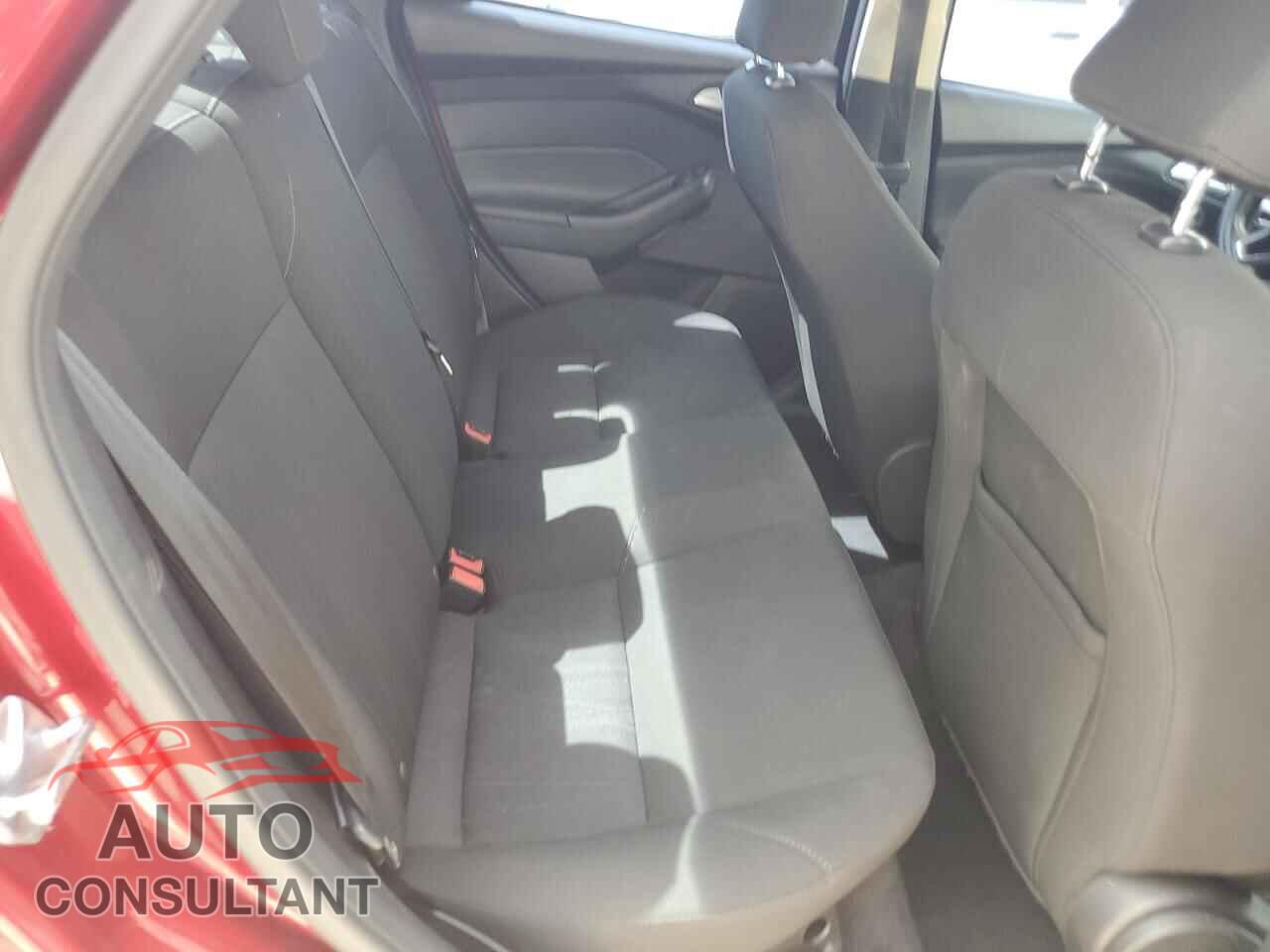 FORD FOCUS 2016 - 1FADP3F20GL201354