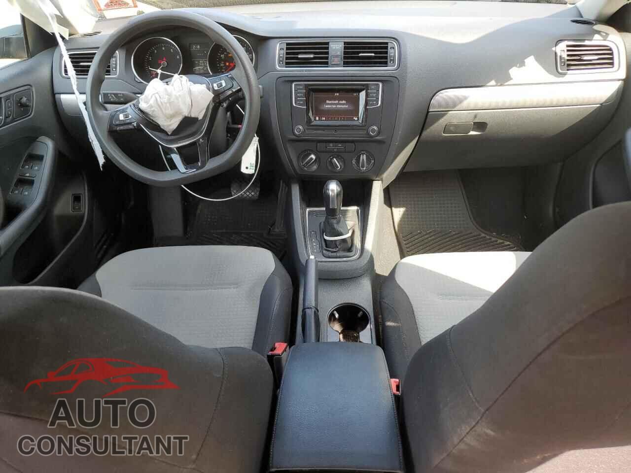 VOLKSWAGEN JETTA 2017 - 3VW2B7AJ2HM206669
