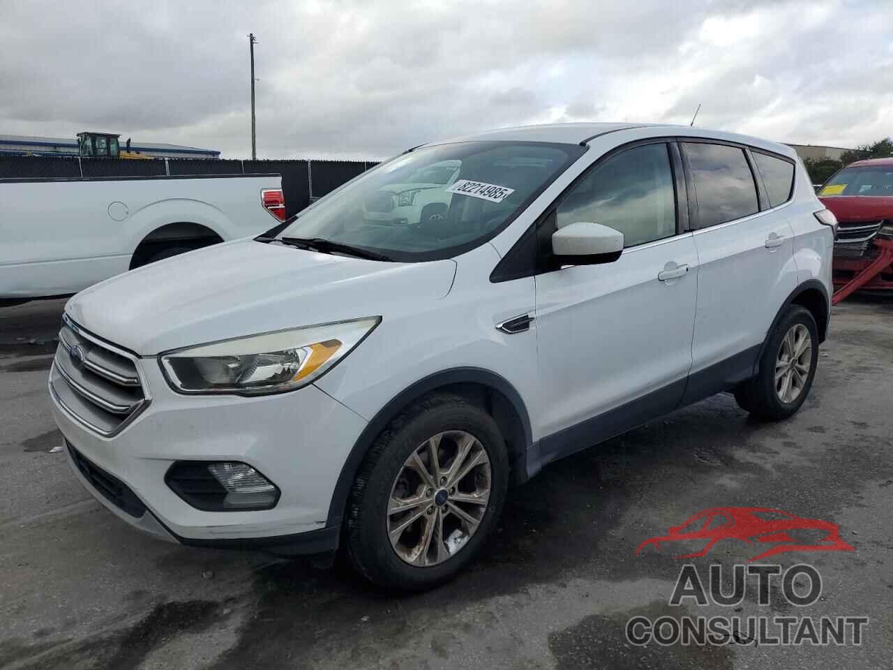 FORD ESCAPE 2017 - 1FMCU0GDXHUC27884