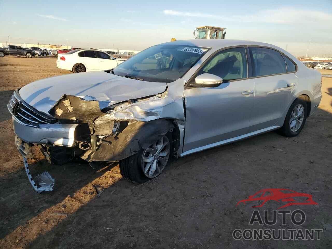 VOLKSWAGEN PASSAT 2018 - 1VWAA7A36JC016025