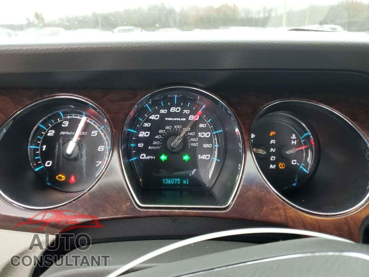 FORD TAURUS 2011 - 1FAHP2FW4BG135598