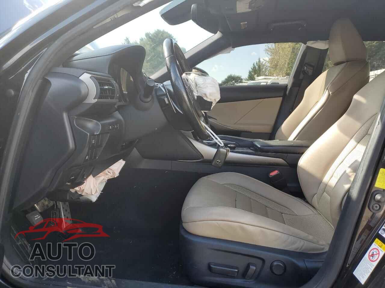 LEXUS IS 2019 - JTHC81D29K5034109