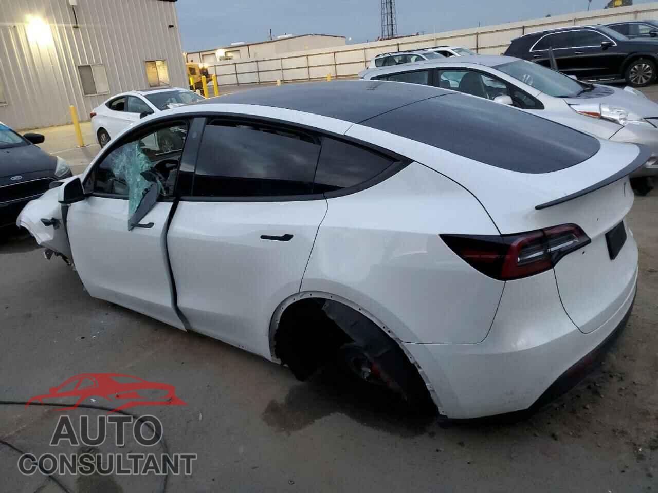 TESLA MODEL Y 2023 - 7SAYGDEF7PF607062