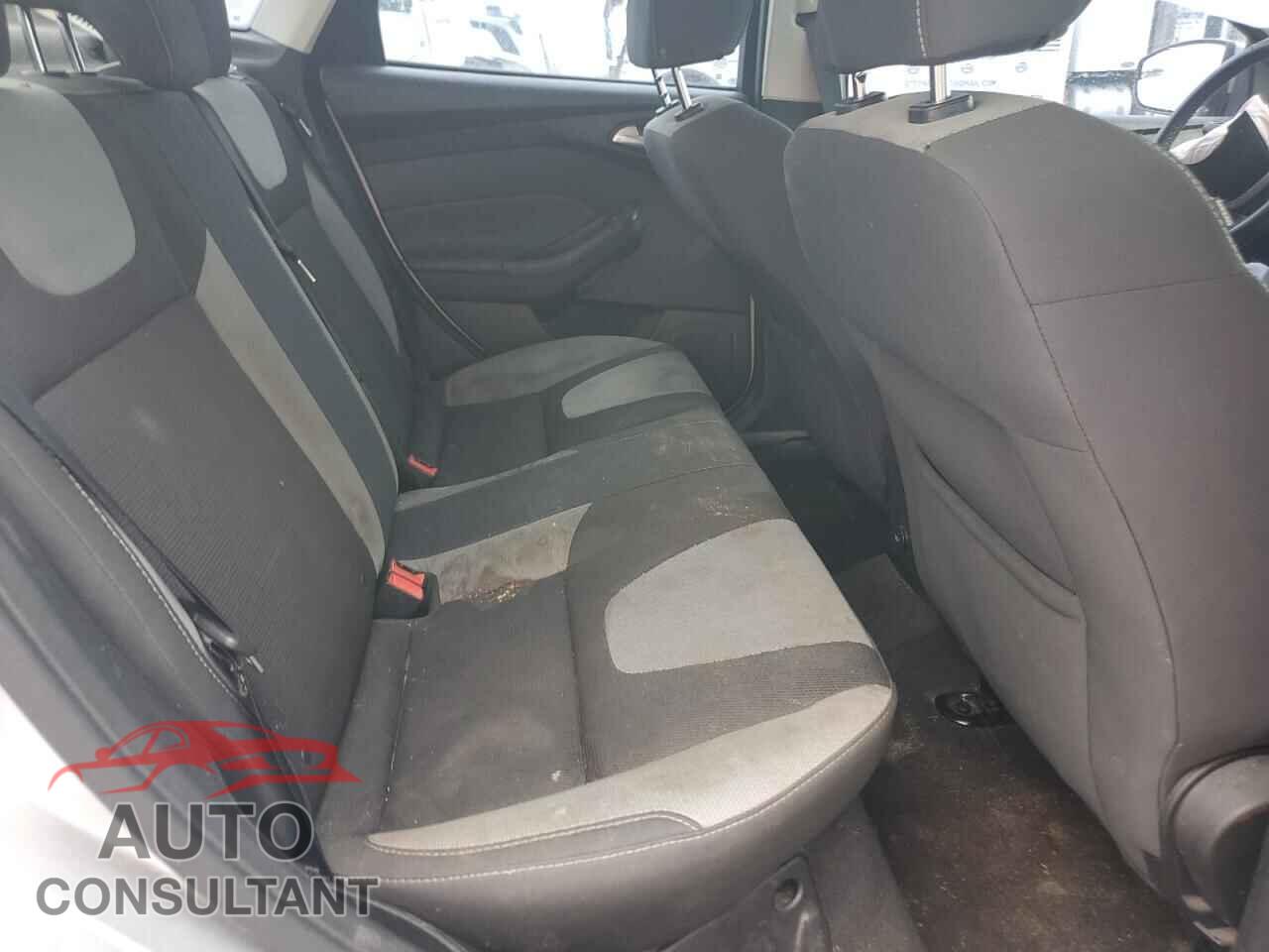 FORD FOCUS 2014 - 1FADP3F25EL257982