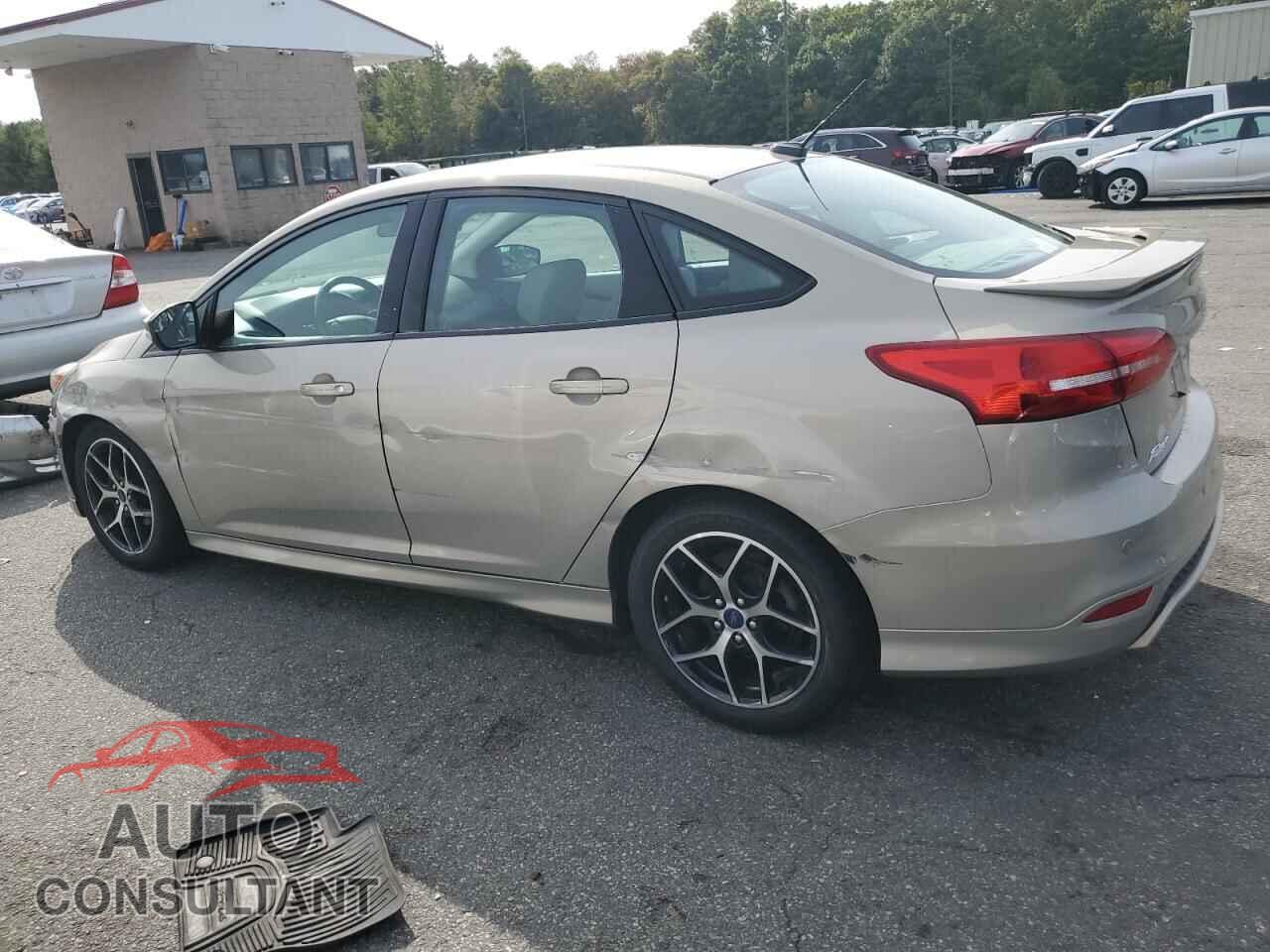 FORD FOCUS 2015 - 1FADP3FE9FL371804