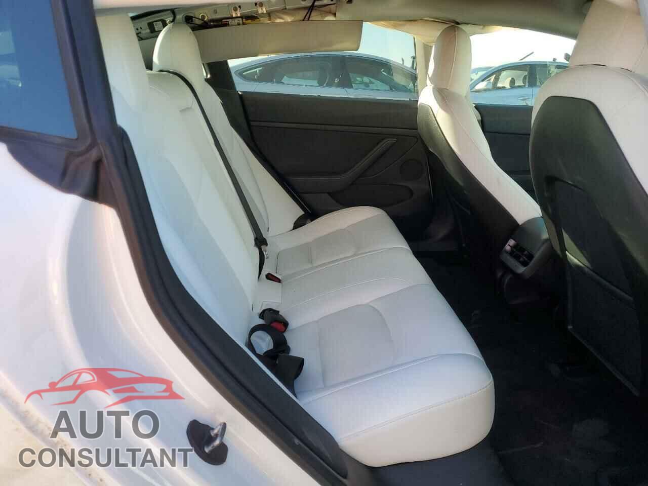 TESLA MODEL 3 2021 - 5YJ3E1EA1MF995191