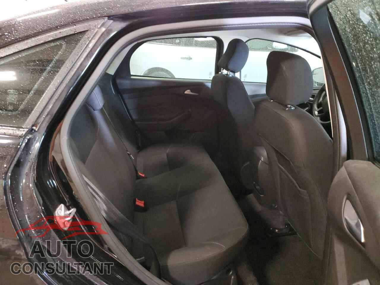 FORD FOCUS 2017 - 1FADP3F22HL275828