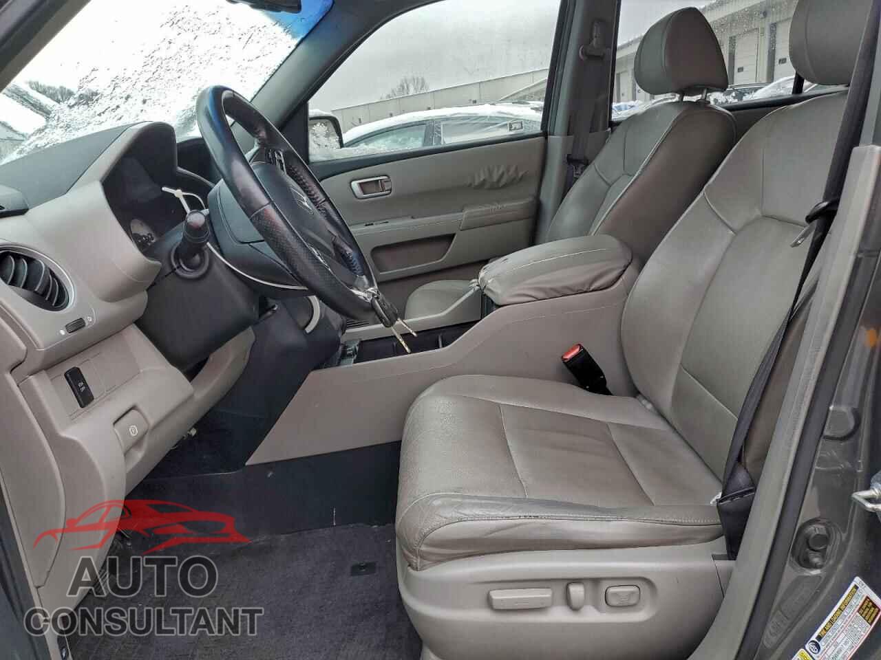 HONDA PILOT 2011 - 5FNYF4H61BB011014