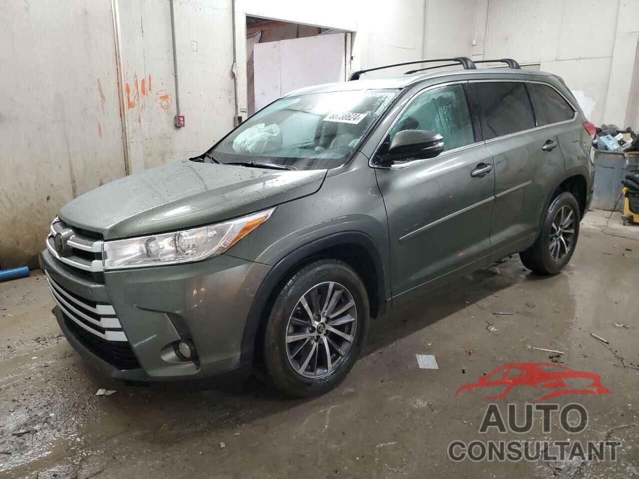 TOYOTA HIGHLANDER 2018 - 5TDKZRFH2JS271270