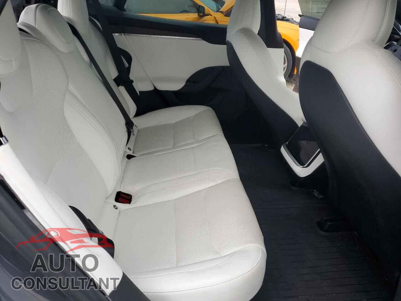 TESLA MODEL S 2022 - 5YJSA1E58NF467160