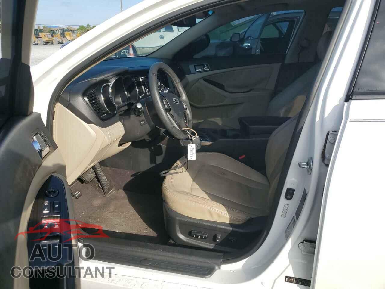 KIA OPTIMA 2011 - KNAGN4A78B5110199