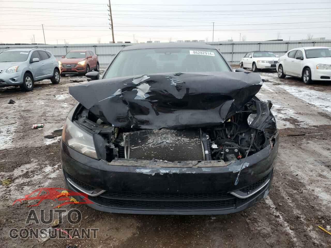 VOLKSWAGEN PASSAT 2015 - 1VWAT7A36FC014096