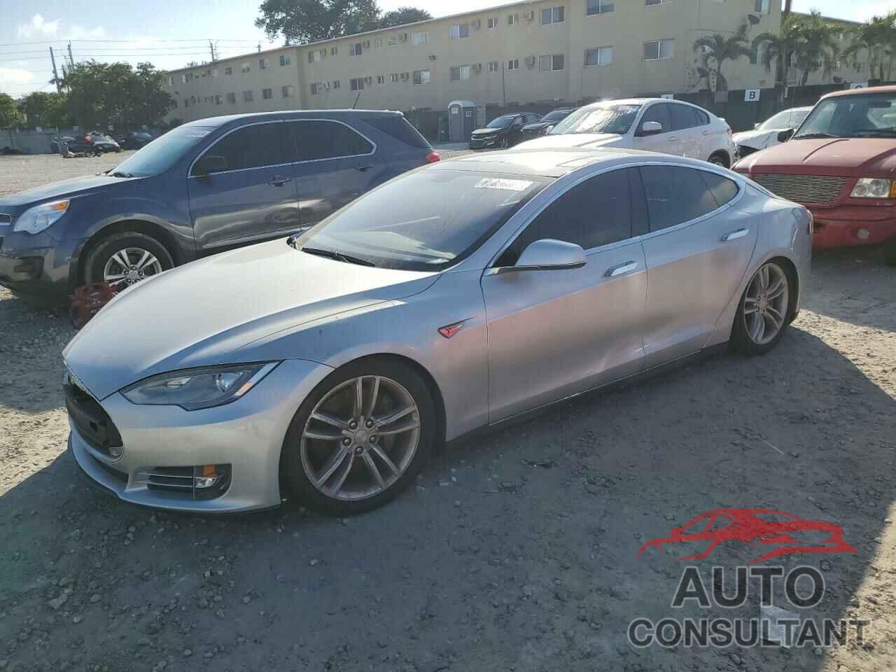 TESLA MODEL S 2013 - 5YJSA1CG6DFP13934