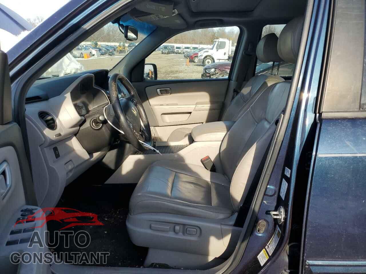 HONDA PILOT 2011 - 5FNYF4H78BB049610