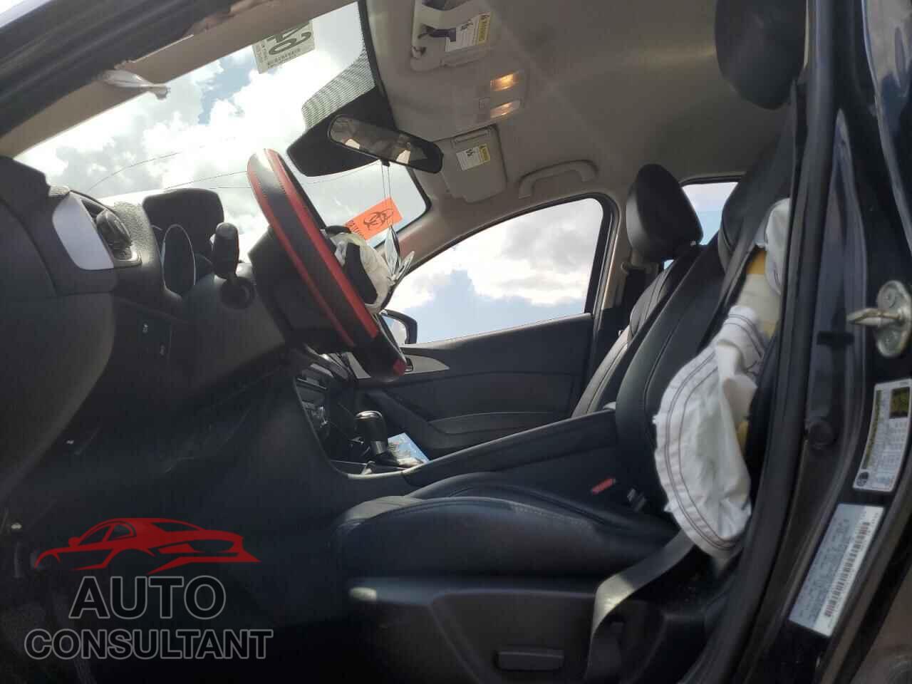MAZDA 3 2017 - JM1BN1V79H1105406