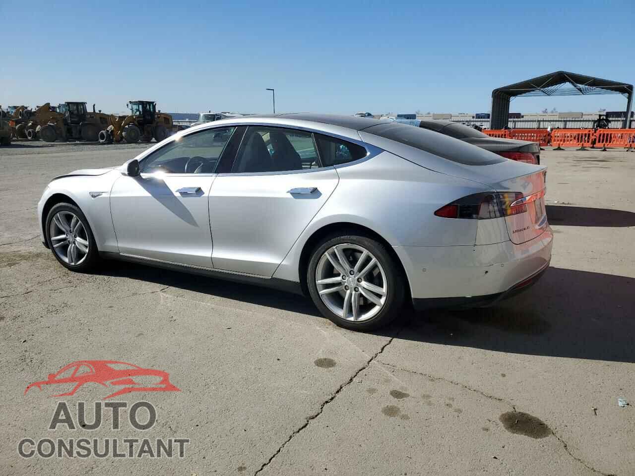 TESLA MODEL S 2014 - 5YJSA1H17EFP65028