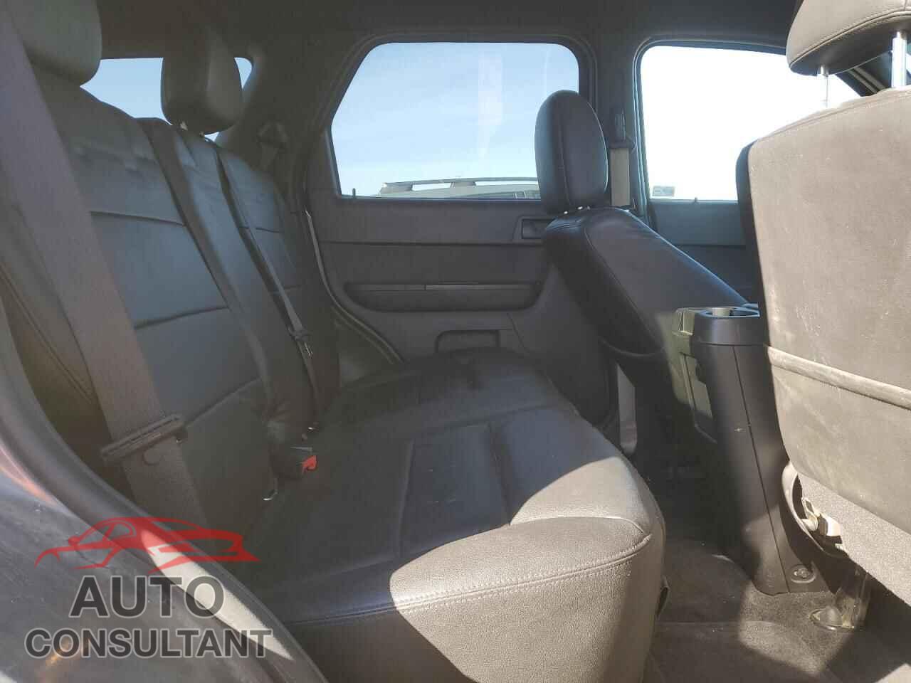FORD ESCAPE 2010 - 1FMCU9DG2AKB06075