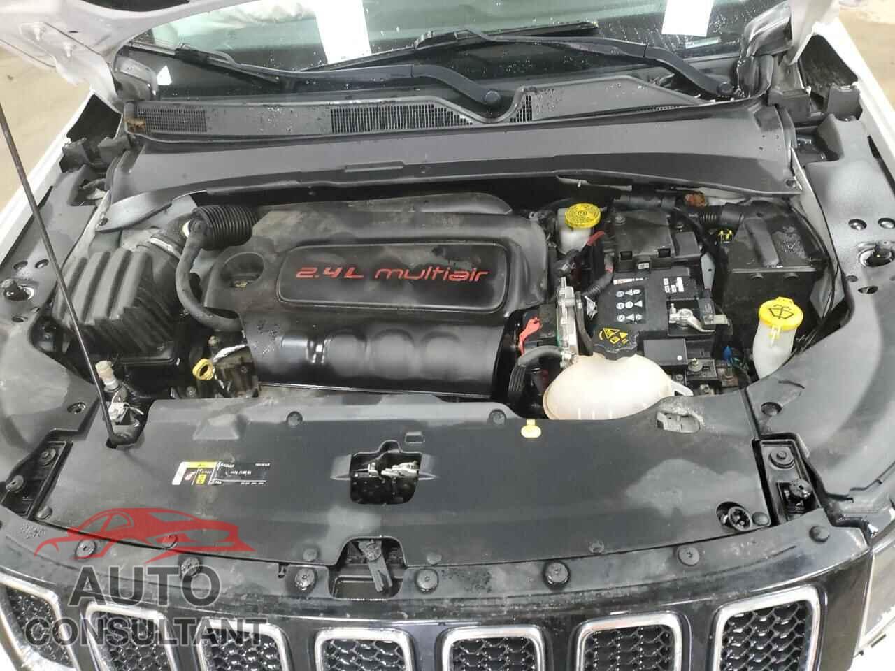 JEEP COMPASS 2018 - 3C4NJDCB8JT245348