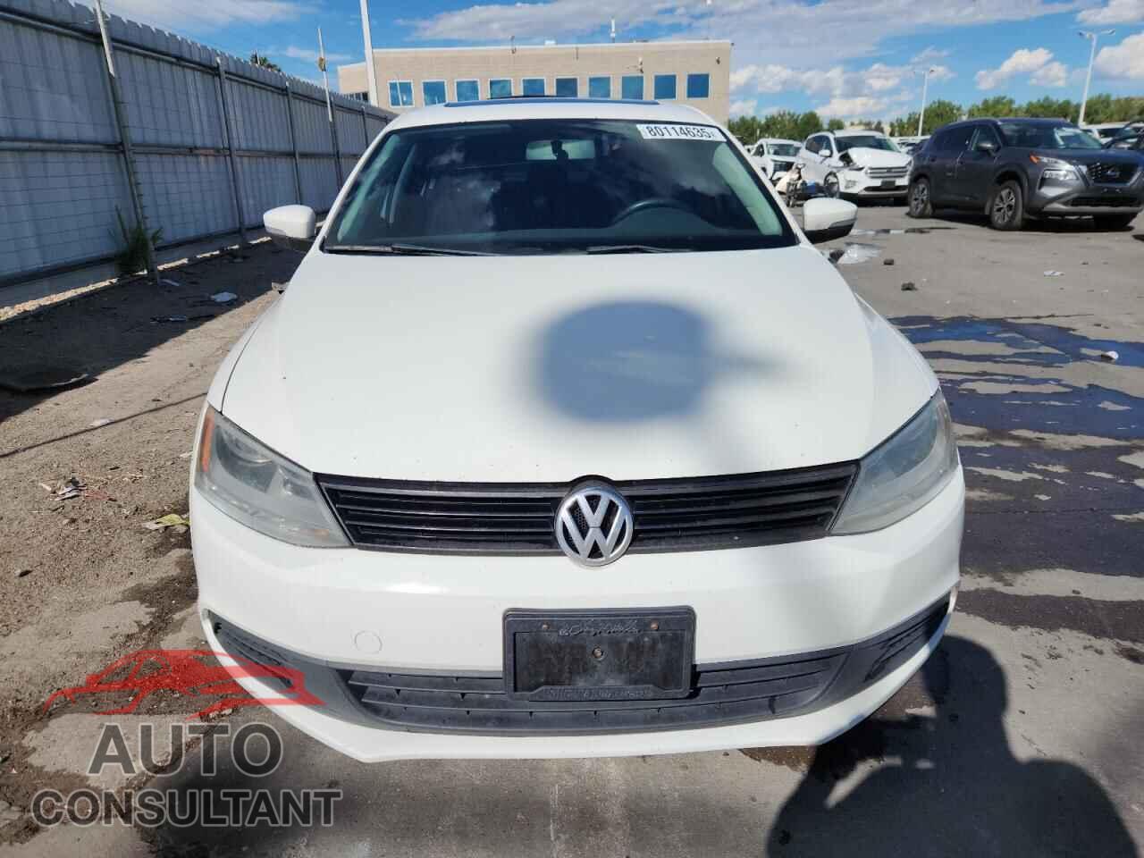 VOLKSWAGEN JETTA 2011 - 3VWLL7AJ8BM047472