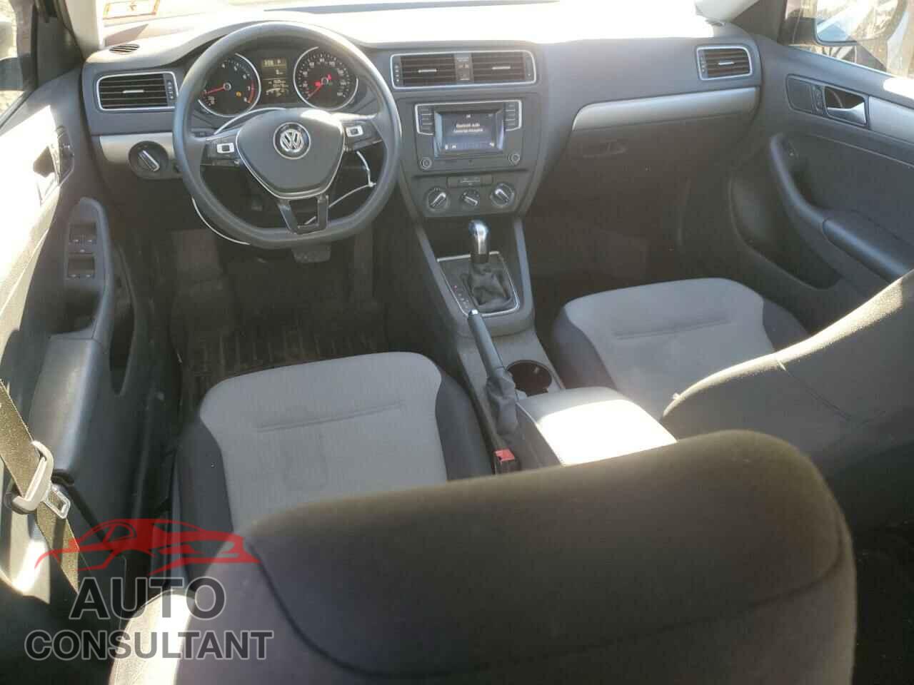 VOLKSWAGEN JETTA 2017 - 3VW2B7AJ2HM339920
