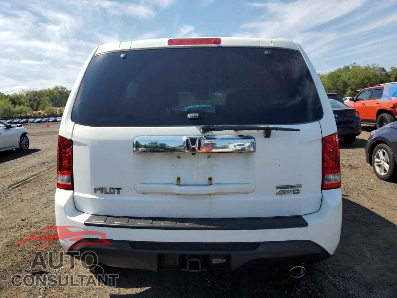 HONDA PILOT 2015 - 5FNYF4H37FB006363