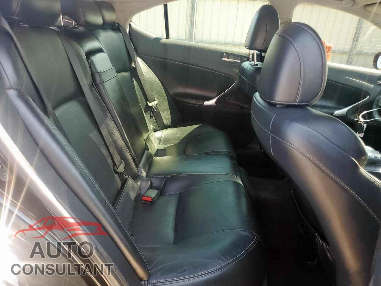 LEXUS IS 2012 - JTHCF5C25C5057211