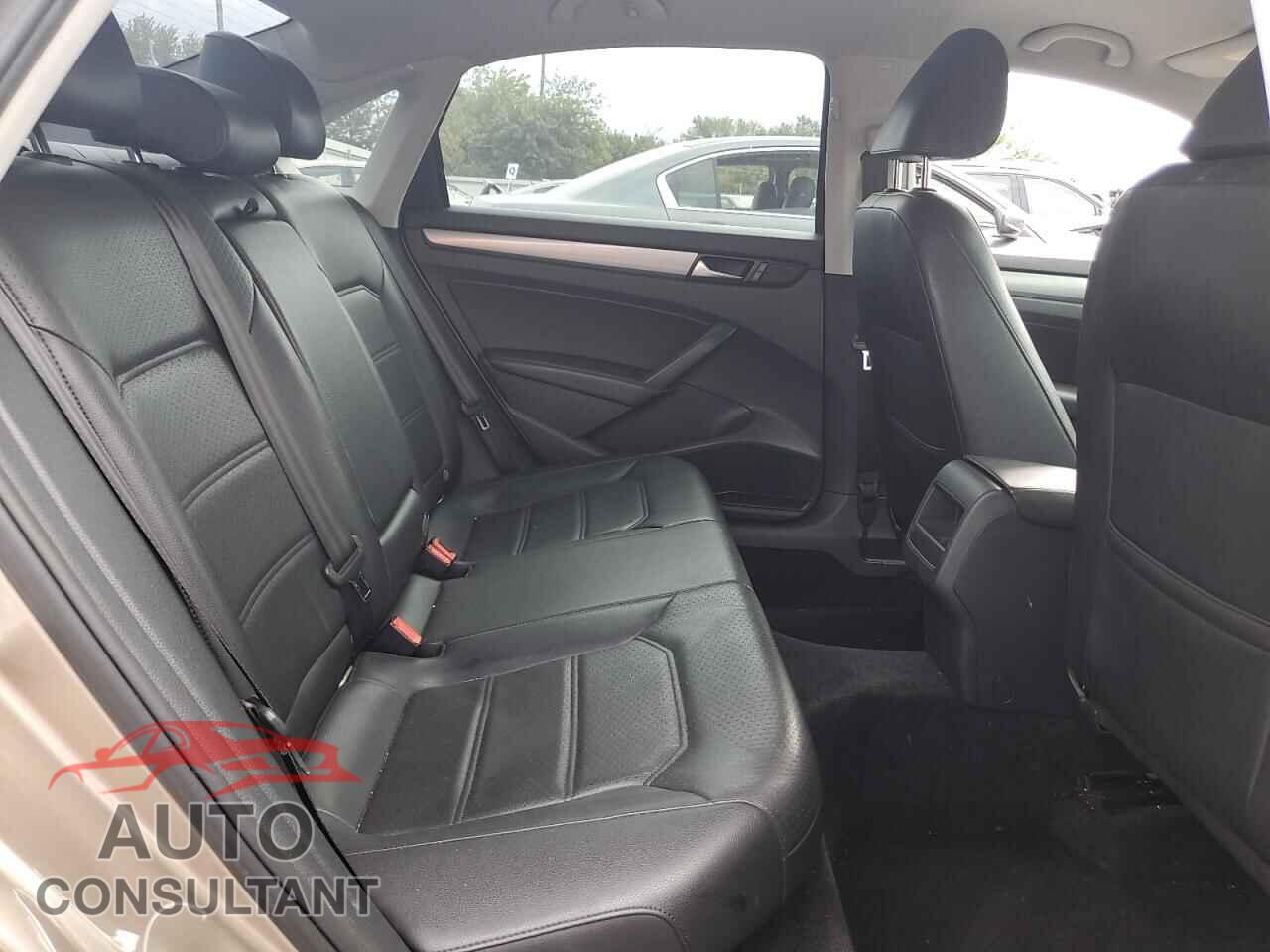 VOLKSWAGEN PASSAT 2015 - 1VWAT7A3XFC068078