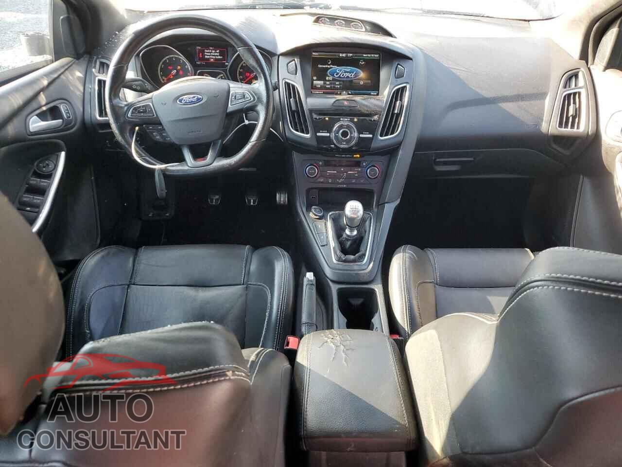 FORD FOCUS 2015 - 1FADP3L96FL280982