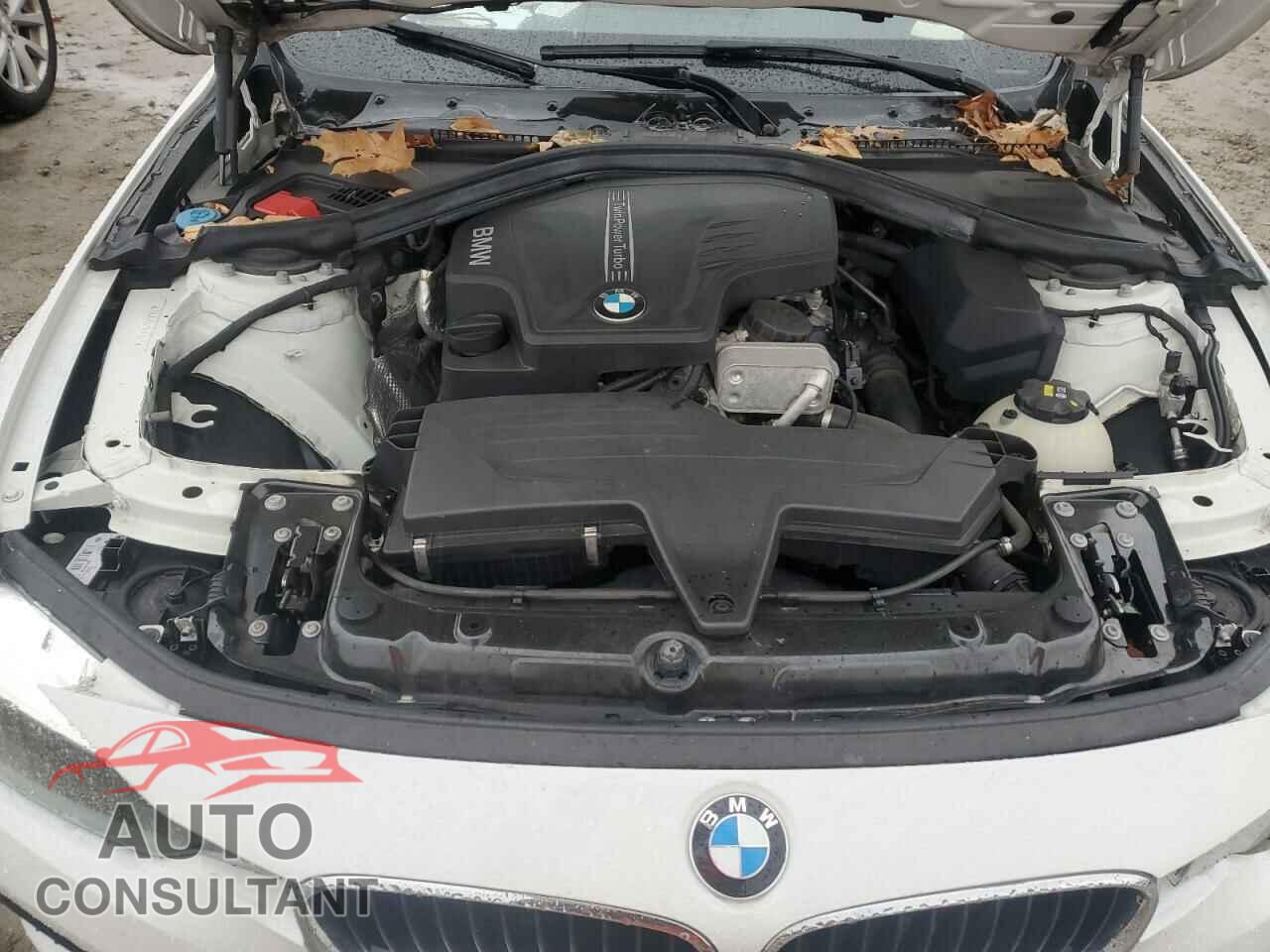 BMW 3 SERIES 2016 - WBA8E1G52GNU10921