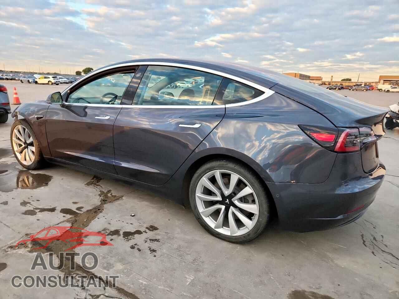 TESLA MODEL 3 2019 - 5YJ3E1EB2KF194694