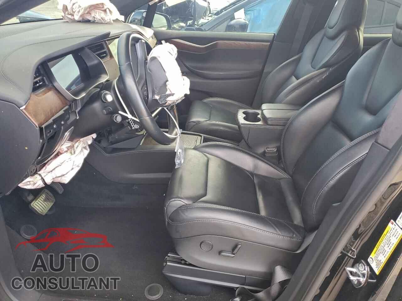 TESLA MODEL X 2018 - 5YJXCBE21JF130061