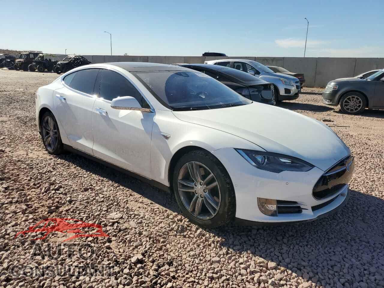 TESLA MODEL S 2015 - 5YJSA1E14FF112937