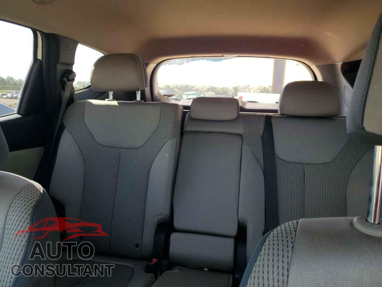 HYUNDAI SANTA FE 2023 - 5NMS14AJ8PH647034