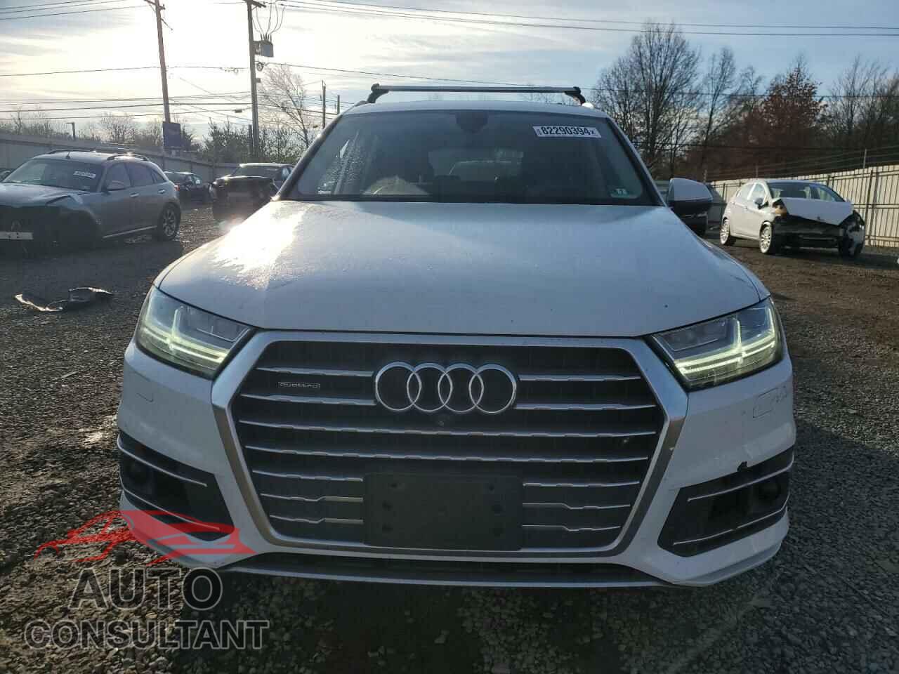 AUDI Q7 2018 - WA1VAAF76JD017242