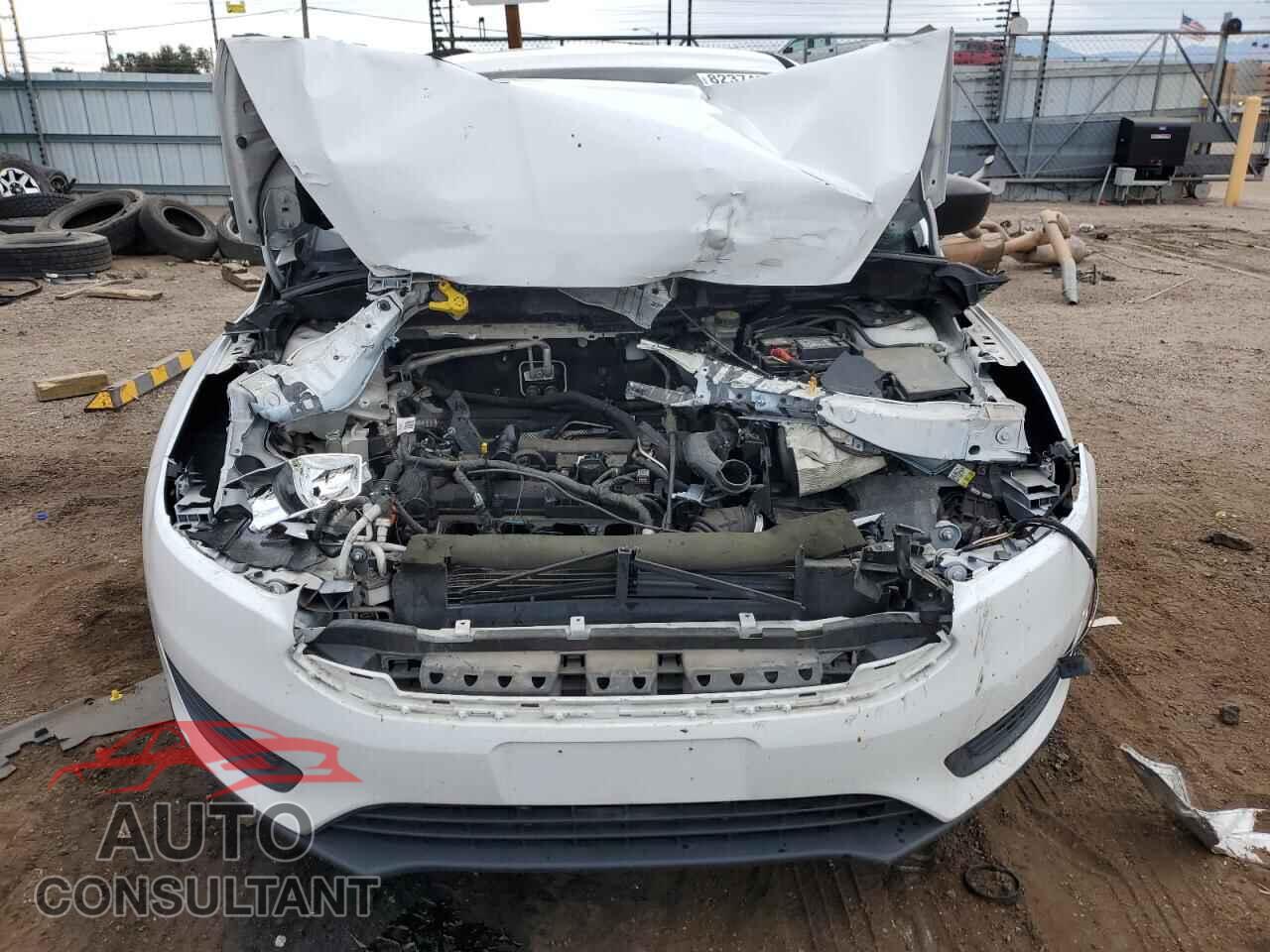 FORD FOCUS 2015 - 1FADP3E24FL221235