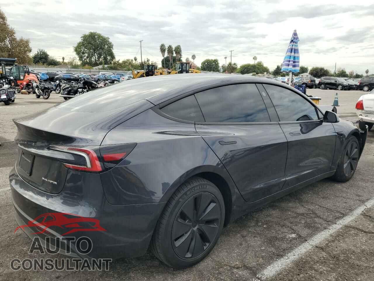TESLA MODEL 3 2024 - 5YJ3E1EB4RF760266