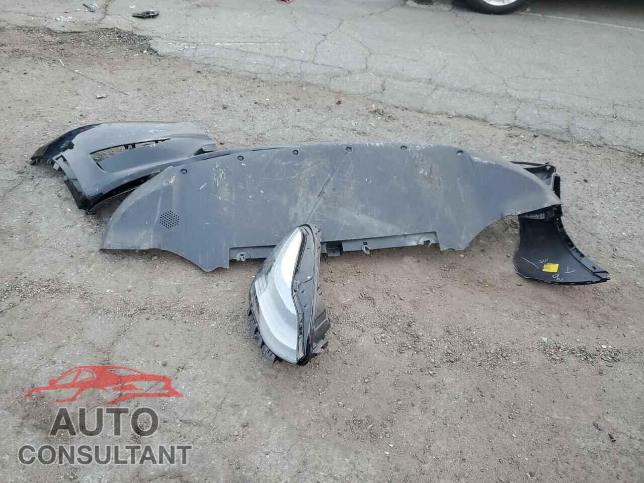 TESLA MODEL Y 2024 - 7SAYGDED8RF094440