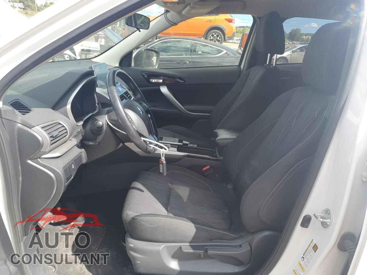 MITSUBISHI ECLIPSE 2018 - JA4AT5AA2JZ039678