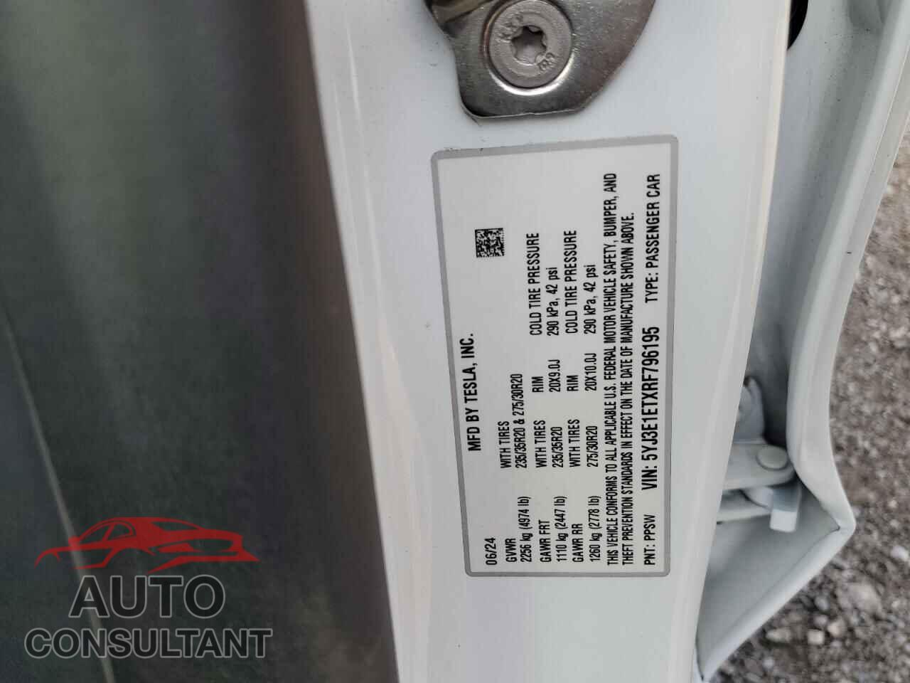 TESLA MODEL 3 2024 - 5YJ3E1ETXRF796195