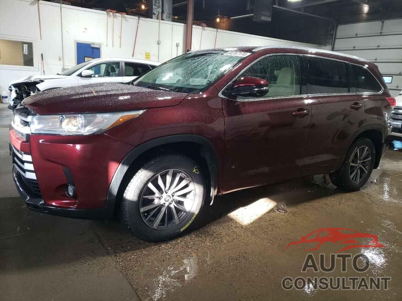 TOYOTA HIGHLANDER 2018 - 5TDJZRFH0JS802879