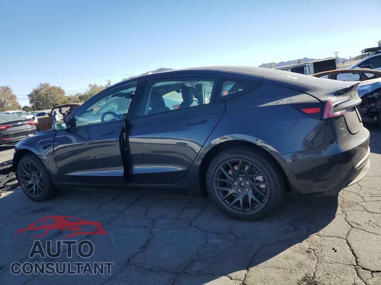 TESLA MODEL 3 2024 - 5YJ3E1EA9RF868423