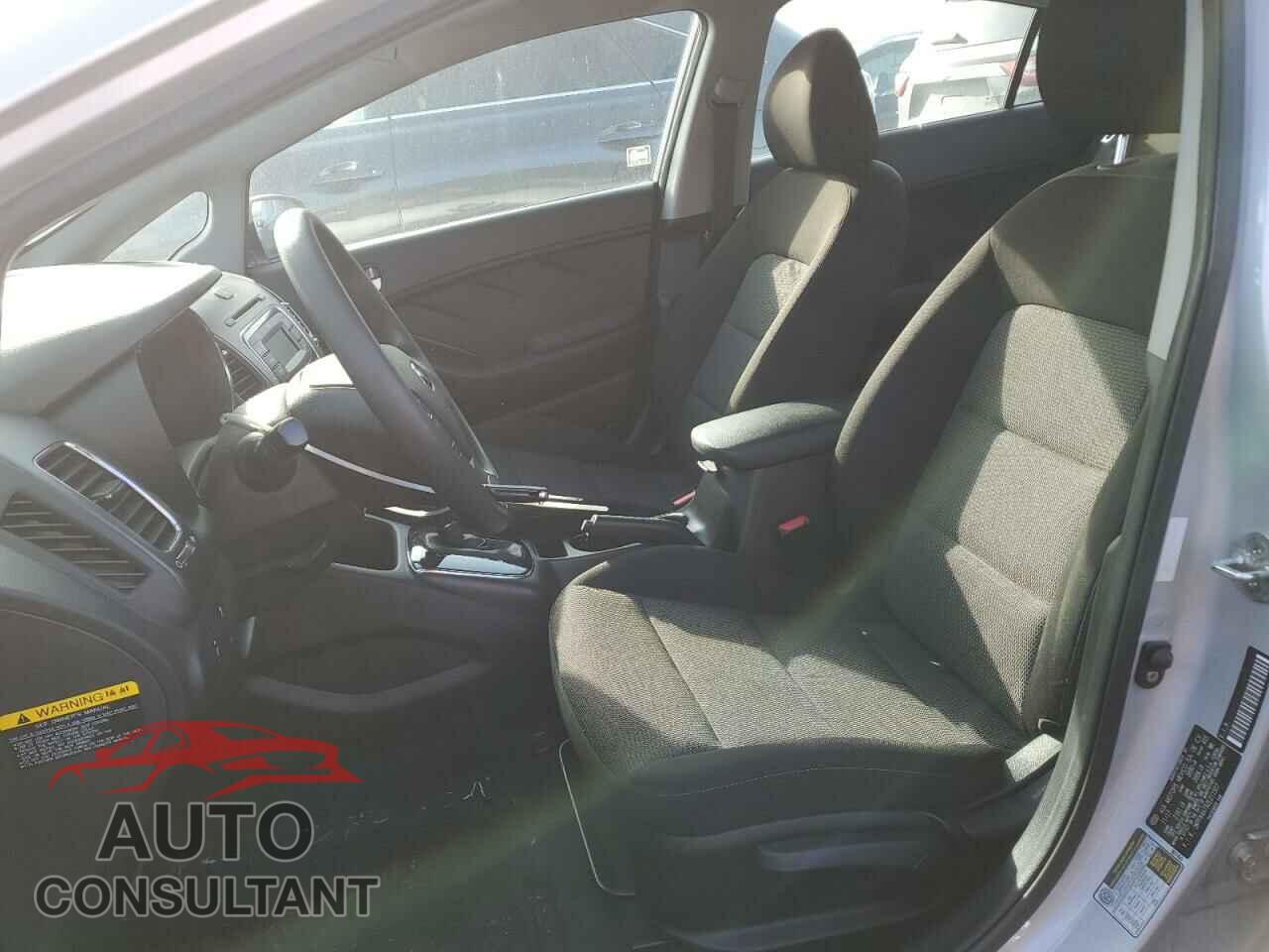 KIA FORTE 2018 - 3KPFK4A73JE211337